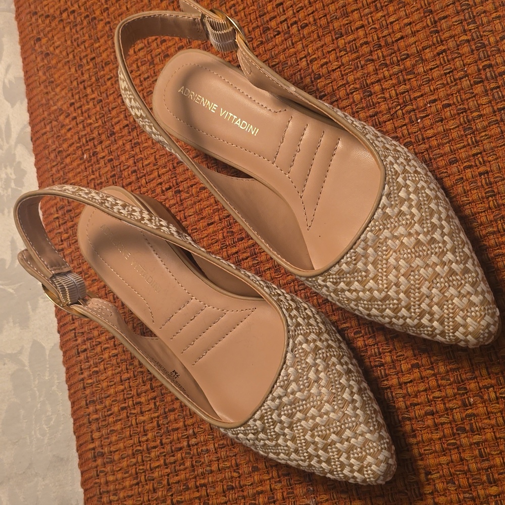 ADRIENNE VITTADINI BRAND WOMEN'S CREAM/TAN COLOR LOW HEEL DRESSY SHOE SIZE 9 - Picture 2 of 16